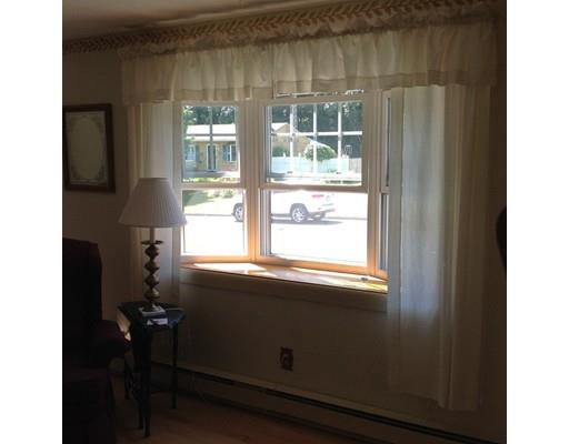 74 Sierra Vista Road Springfield, MA 01128 - Photo 3 of 20