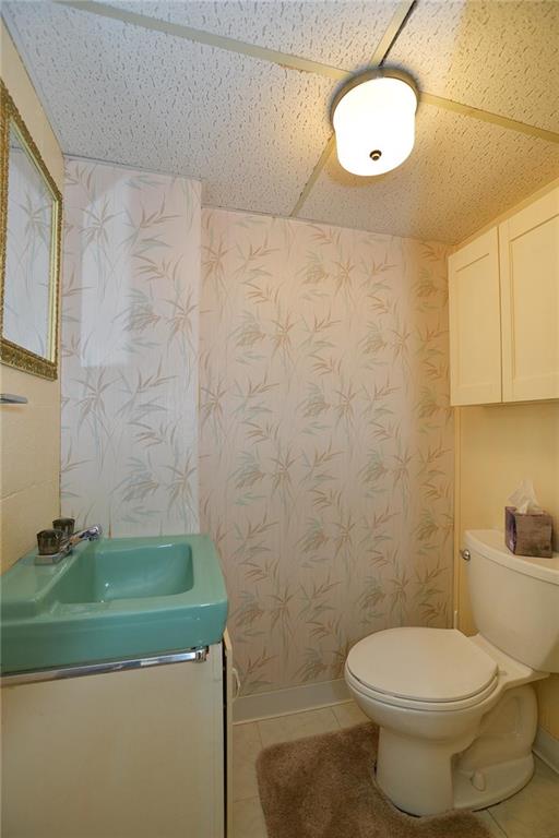 450 Orchard Spring Road Pittsburgh, PA 15220 - Photo 13 of 17 Gallery Image 13