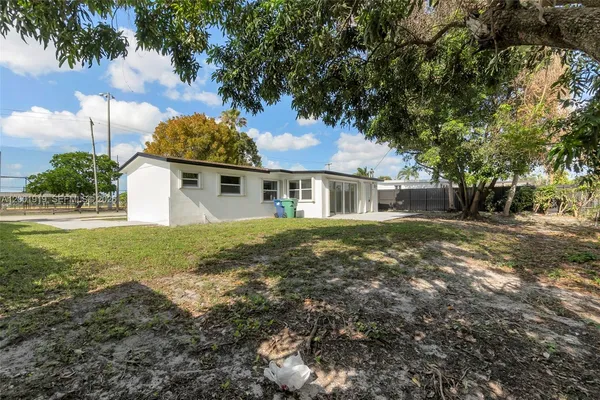 $624,999 | 7970 Northwest 176th Street, Hialeah, FL 33015