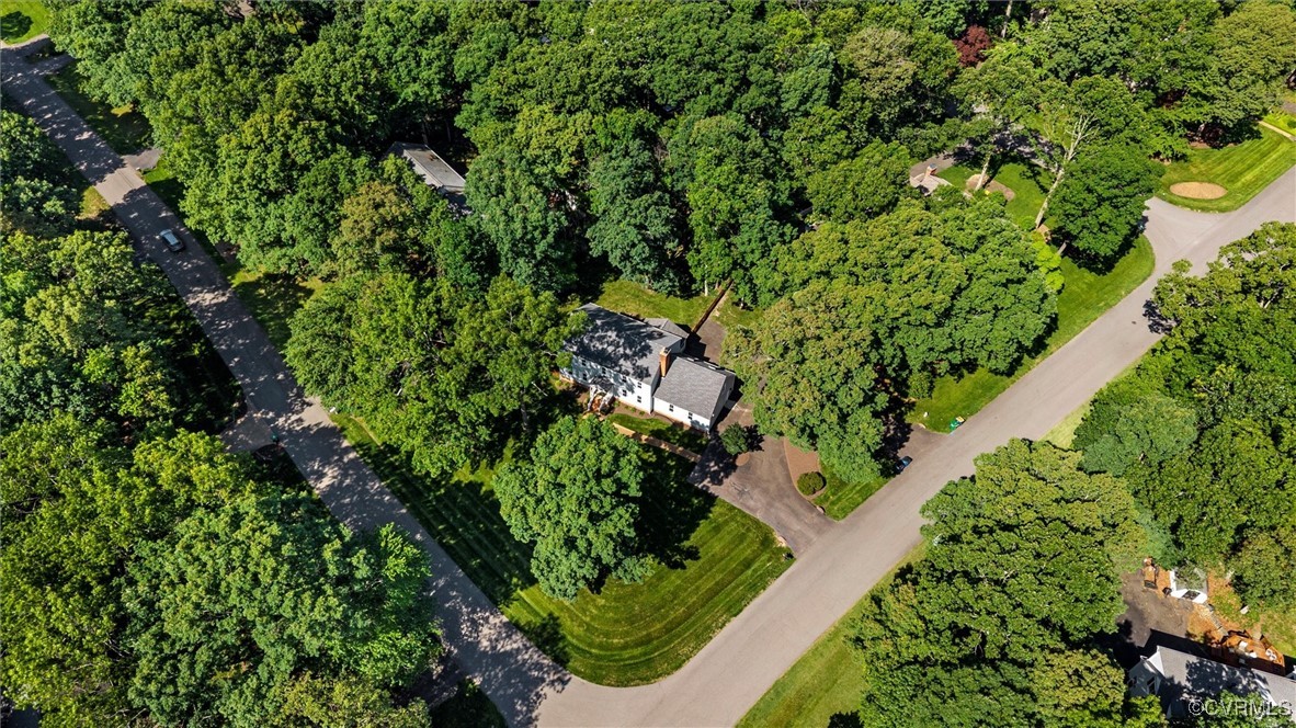 2430 Olde Stone Road Midlothian, VA 23113 - Photo 46 of 46 a view of a garden with plants