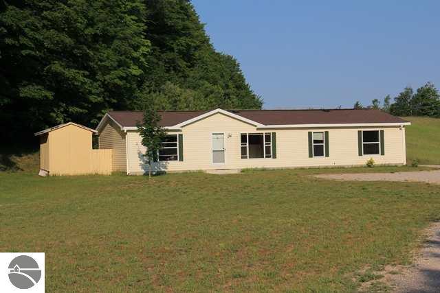 1512 Reynolds Road Interlochen, MI 49643 - Photo 1 of 15 1734683.JPG