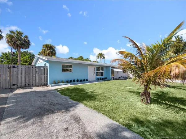 $325,000 | 406 Robalo Court, Stuart, FL 34996
