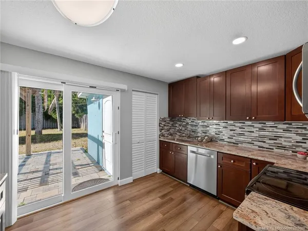 $325,000 | 406 Robalo Court, Stuart, FL 34996