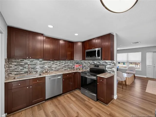 $340,000 | 406 Robalo Court, Stuart, FL 34996