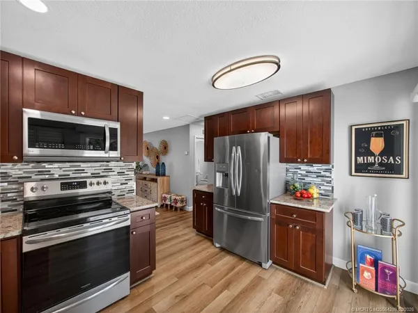 $325,000 | 406 Robalo Court, Stuart, FL 34996