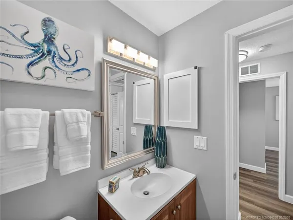 $325,000 | 406 Robalo Court, Stuart, FL 34996