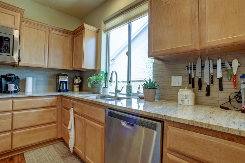 20838 Rorick Drive Bend, OR 97701 - Photo 3 of 14 20838 Rorick Drive-4