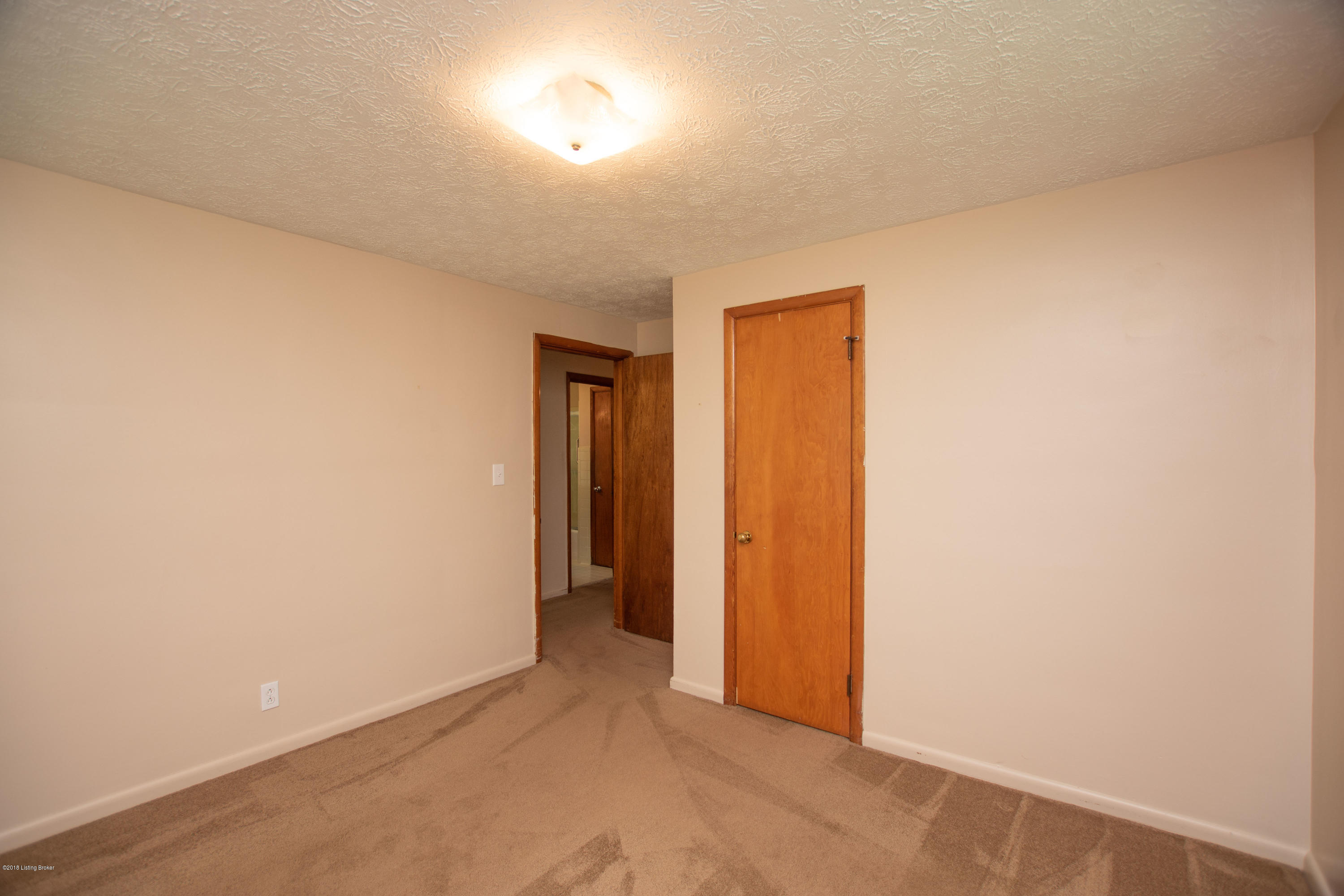 5102 Cooper Chapel Road Louisville, KY 40229 - Photo 22 of 37 5102 Cooper Chapel Road (22 of 37)