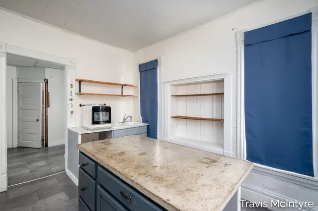 $244,900 | 908 Eastern Avenue Southeast, Grand Rapids, MI 49507