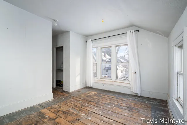 $244,900 | 908 Eastern Avenue Southeast, Grand Rapids, MI 49507