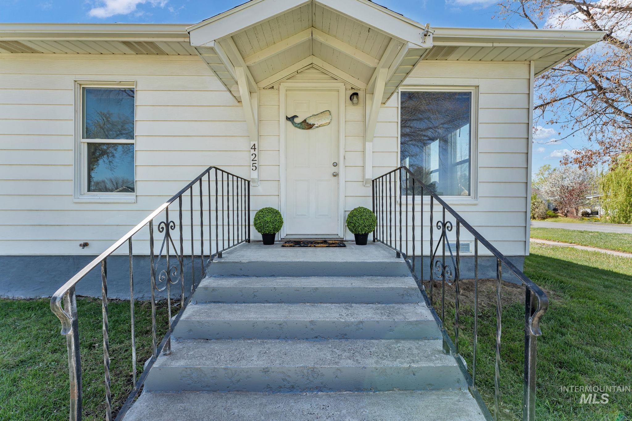 425 6th Street Filer, ID 83328 - Photo 2 of 29