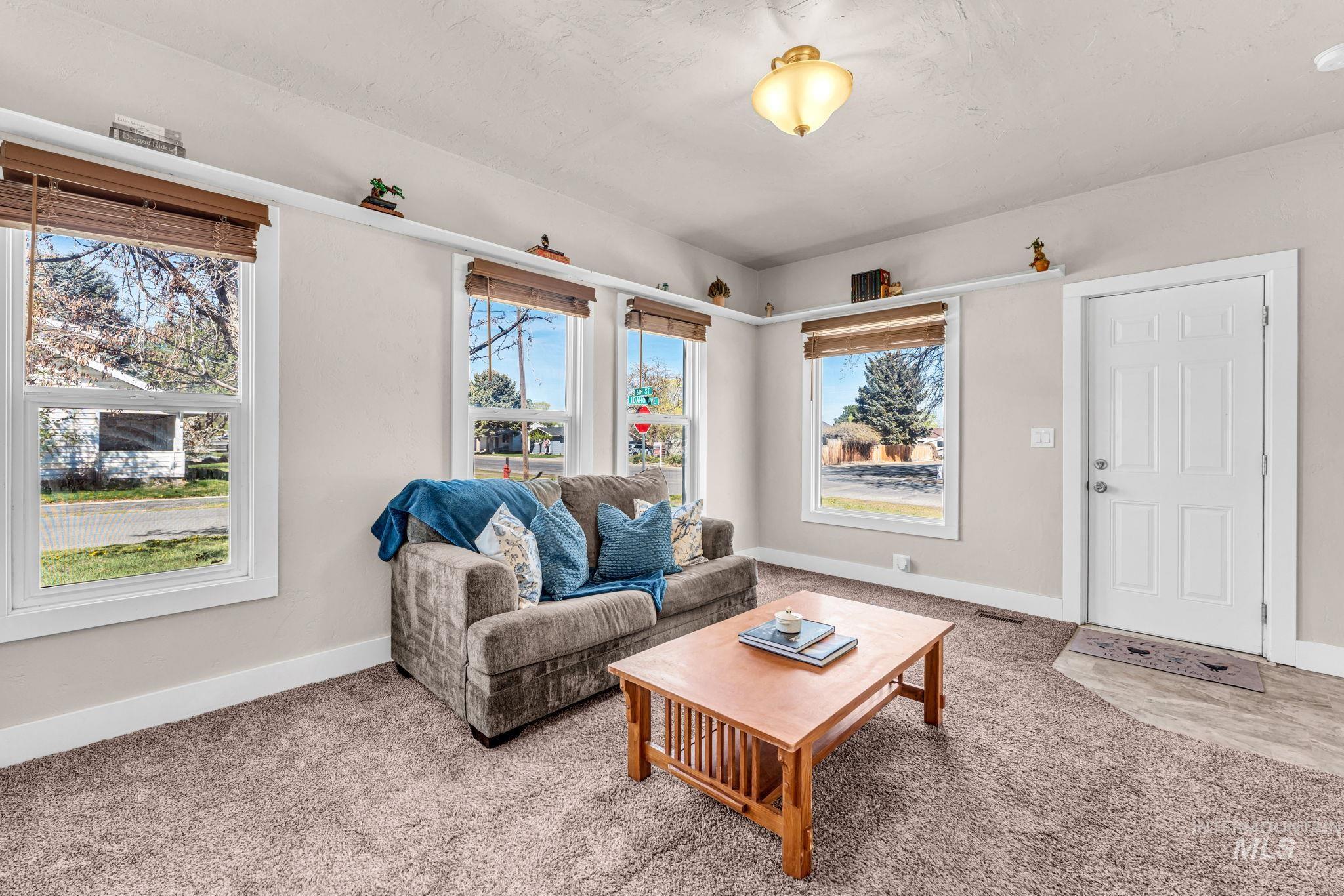 425 6th Street Filer, ID 83328 - Photo 3 of 29