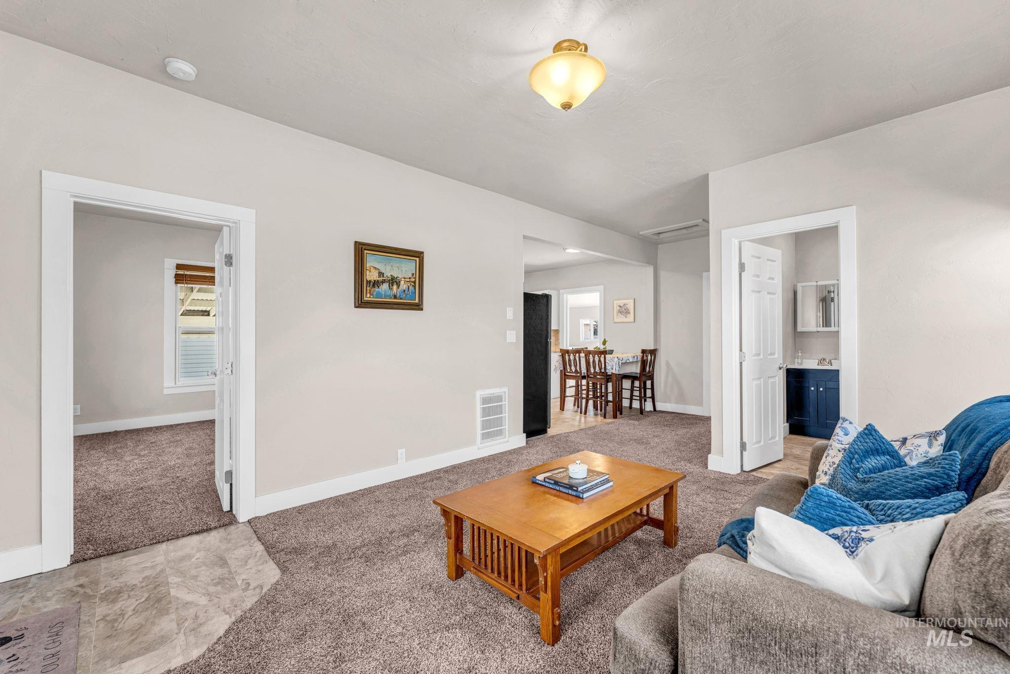 425 6th Street Filer, ID 83328 - Photo 4 of 29