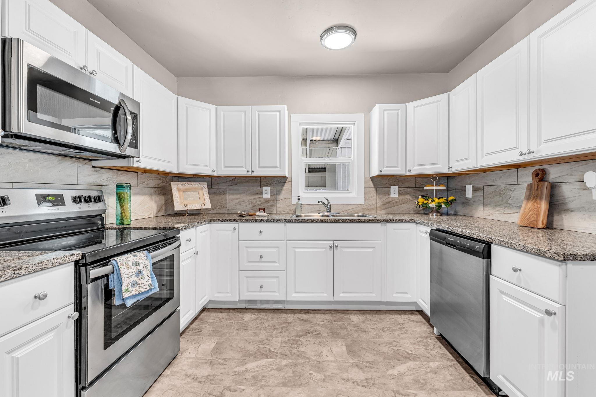 425 6th Street Filer, ID 83328 - Photo 5 of 29