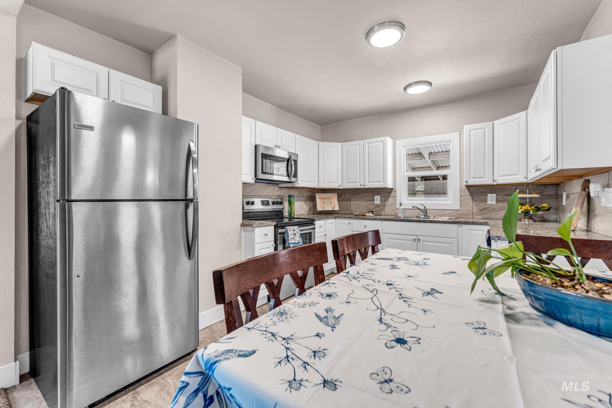 425 6th Street Filer, ID 83328 - Photo 6 of 29