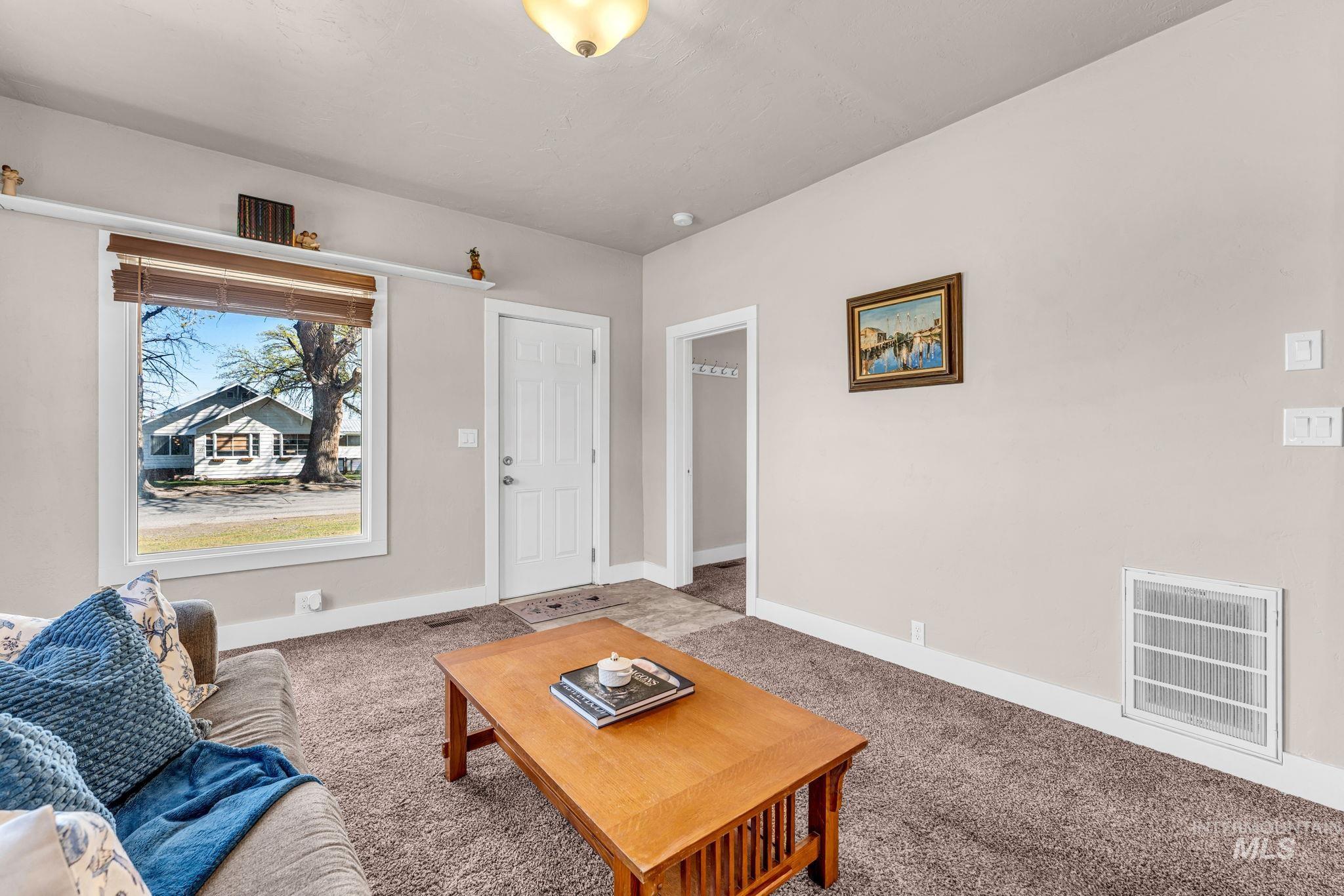 425 6th Street Filer, ID 83328 - Photo 10 of 29