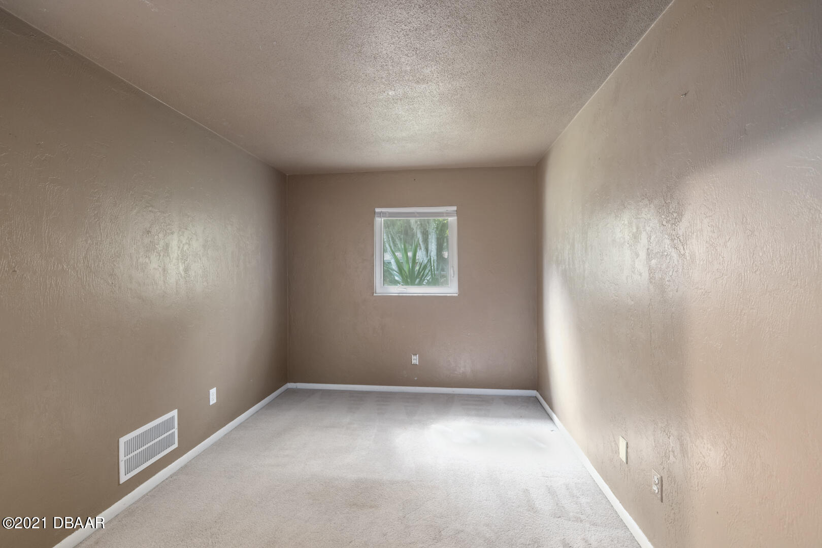 550 Ruth Street Port Orange, FL 32127 - Photo 11 of 38 550 RUTH STREET - INTERIOR-11
