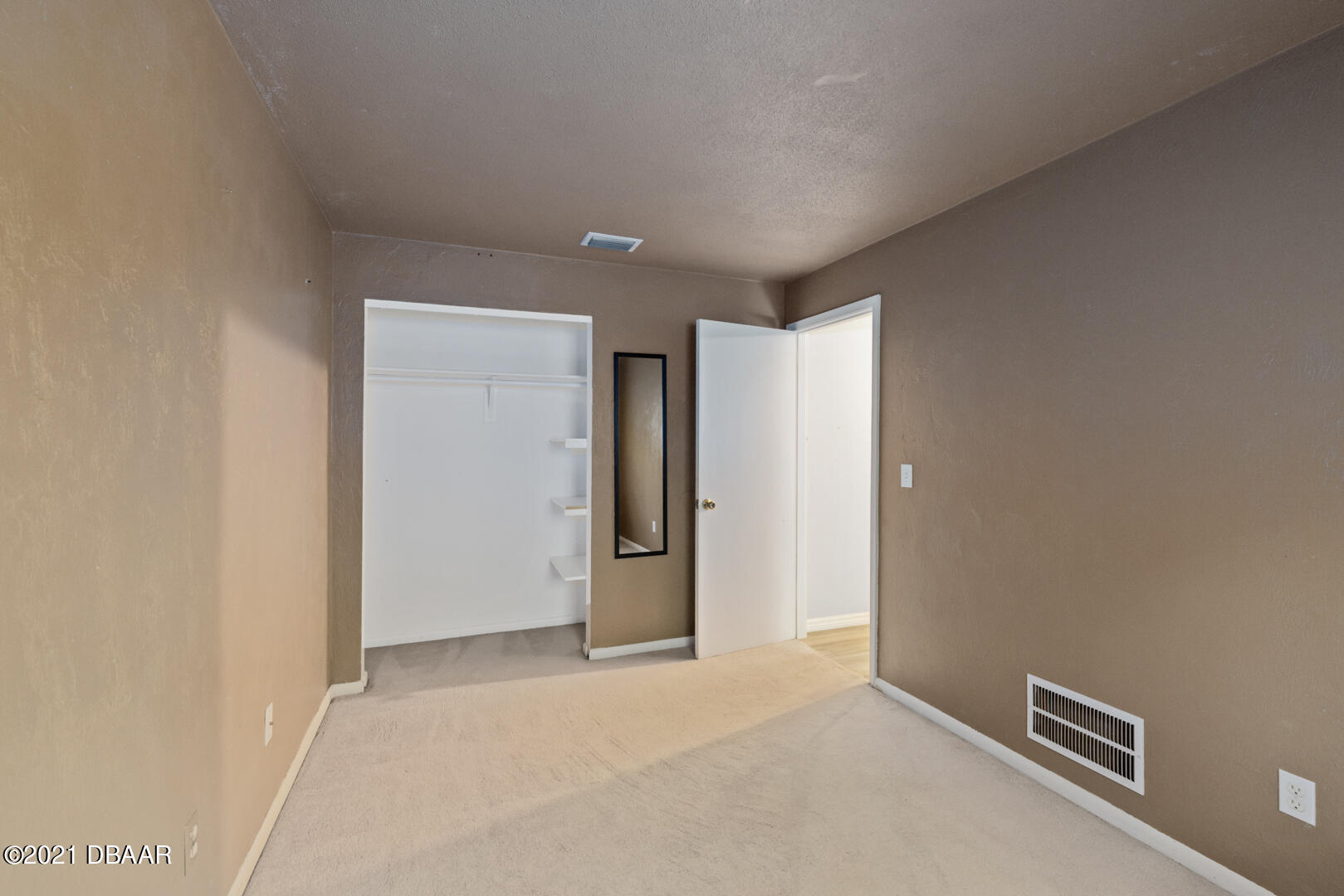 550 Ruth Street Port Orange, FL 32127 - Photo 12 of 38 550 RUTH STREET - INTERIOR-10