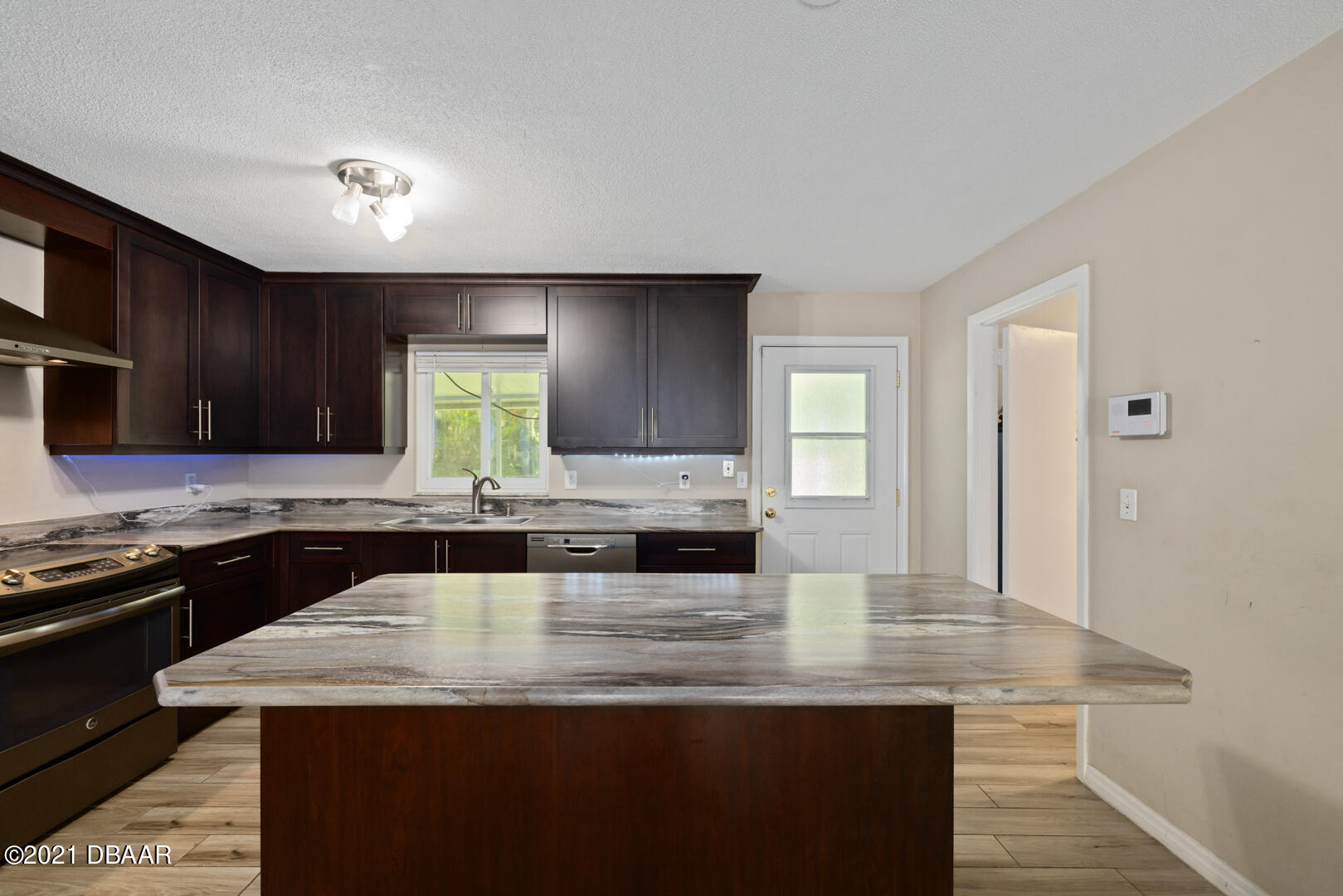 550 Ruth Street Port Orange, FL 32127 - Photo 3 of 38 550 RUTH STREET - INTERIOR-6