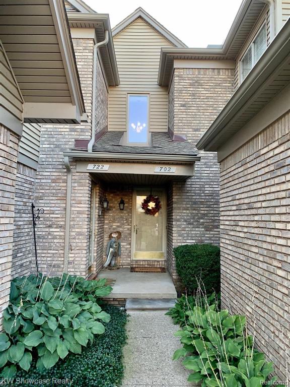 702 South Milford Road Milford, MI 48381 - Photo 2 of 43
