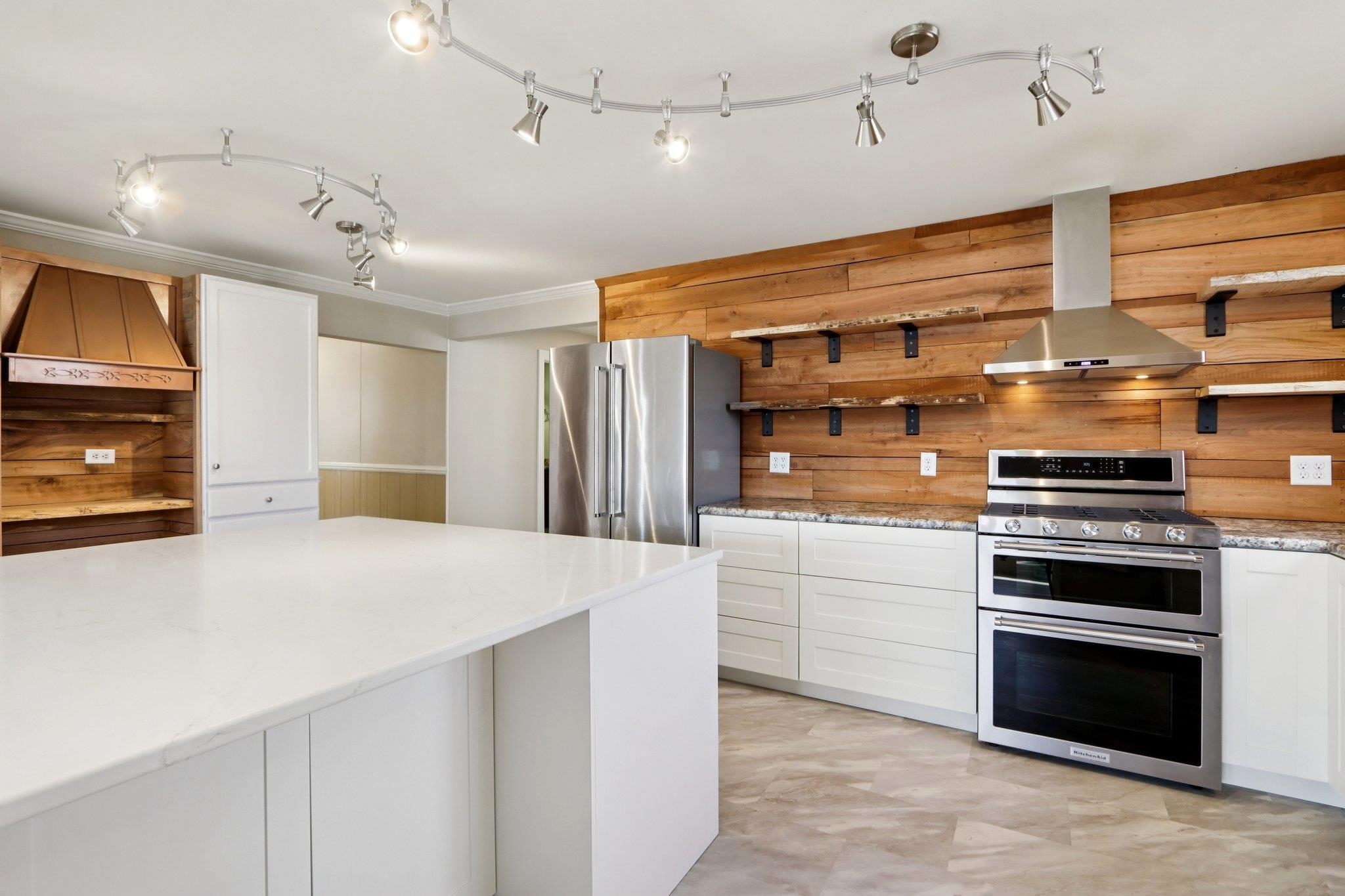 W10580 Tipperary Road Poynette, WI 53955 - Photo 12 of 66