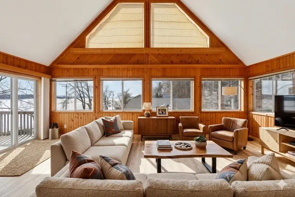 $720,000 | W10580 Tipperary Road, Poynette, WI 53955