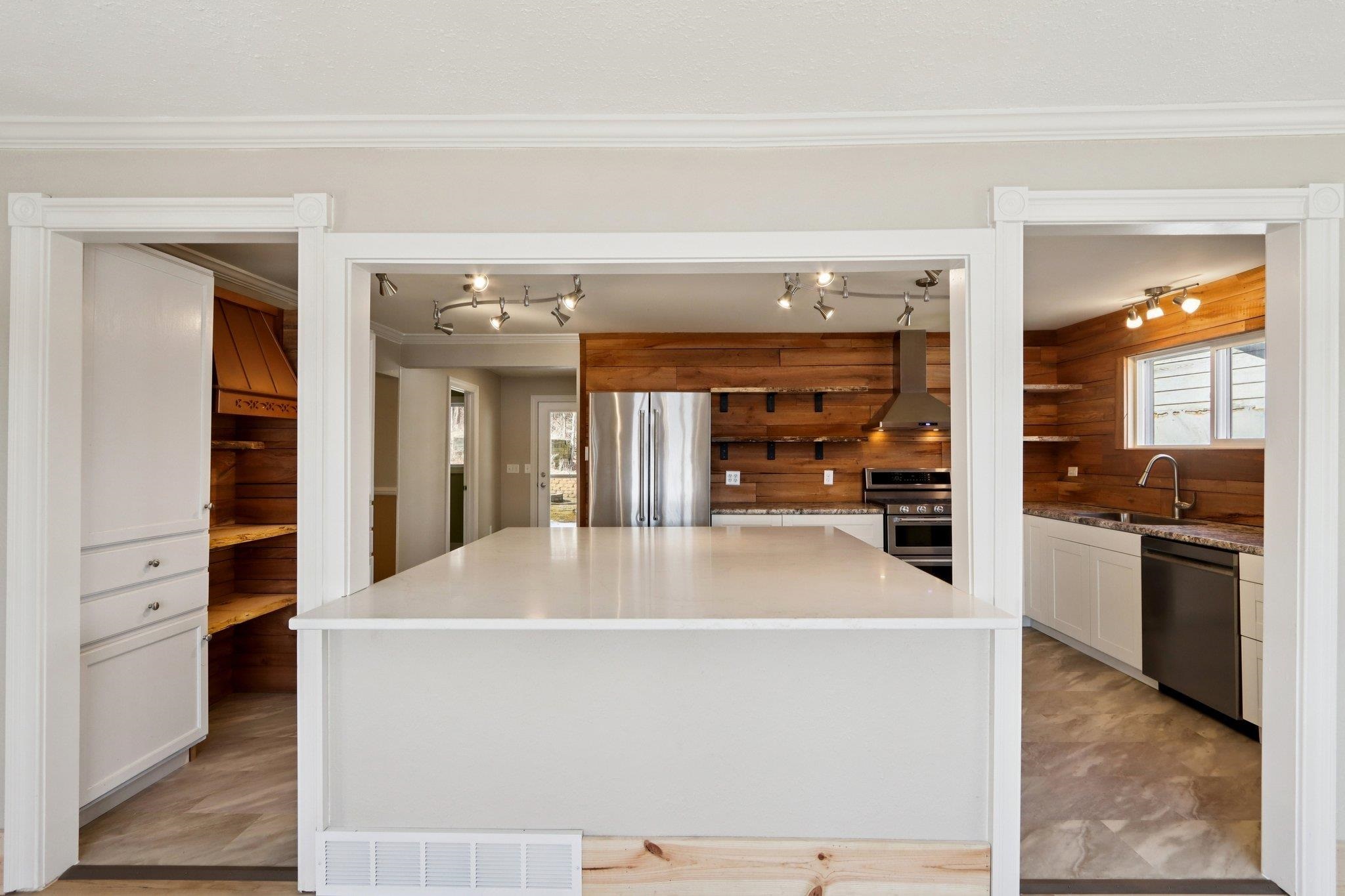 W10580 Tipperary Road Poynette, WI 53955 - Photo 7 of 66