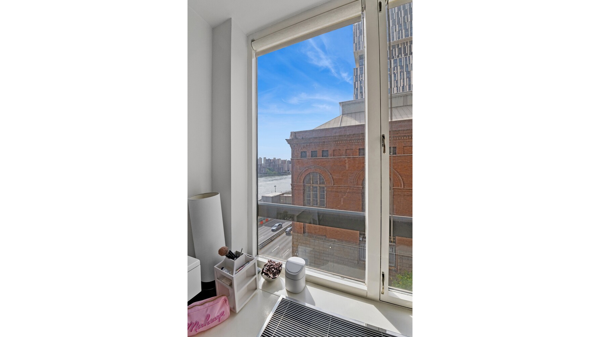 530 East 76th Street, Unit 6J Manhattan, NY 10021 - Photo 5 of 12 a bathroom with a shower