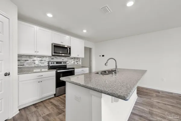 $2,150 | 5557 Galahad Trail, Milton, FL 32583