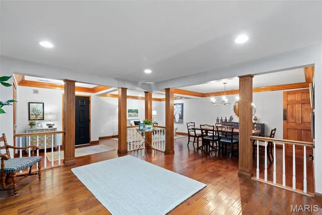 $439,900 | 14300 East Conway Meadows Court, Unit 101, Chesterfield, MO 63017