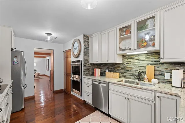 $439,900 | 14300 East Conway Meadows Court, Unit 101, Chesterfield, MO 63017