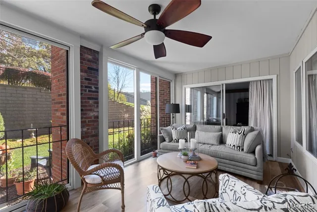 $439,900 | 14300 East Conway Meadows Court, Unit 101, Chesterfield, MO 63017