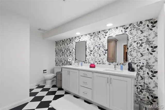 $439,900 | 14300 East Conway Meadows Court, Unit 101, Chesterfield, MO 63017