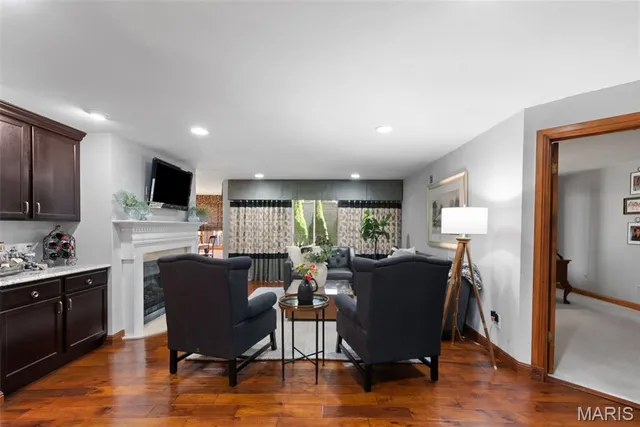 $439,900 | 14300 East Conway Meadows Court, Unit 101, Chesterfield, MO 63017