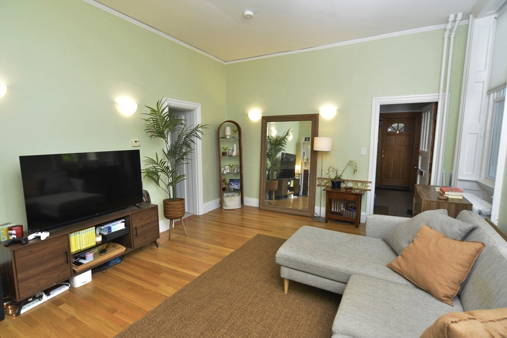 26 Grovenor Road, Unit 1 Boston, MA 02130 - Photo 4 of 23 Gallery Image 4