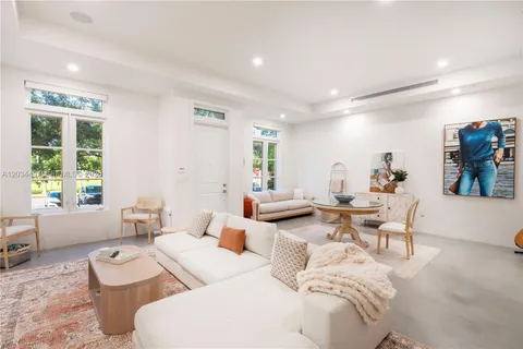 $2,995,000 | 533 Anastasia Avenue, Unit 533, Coral Gables, FL 33134