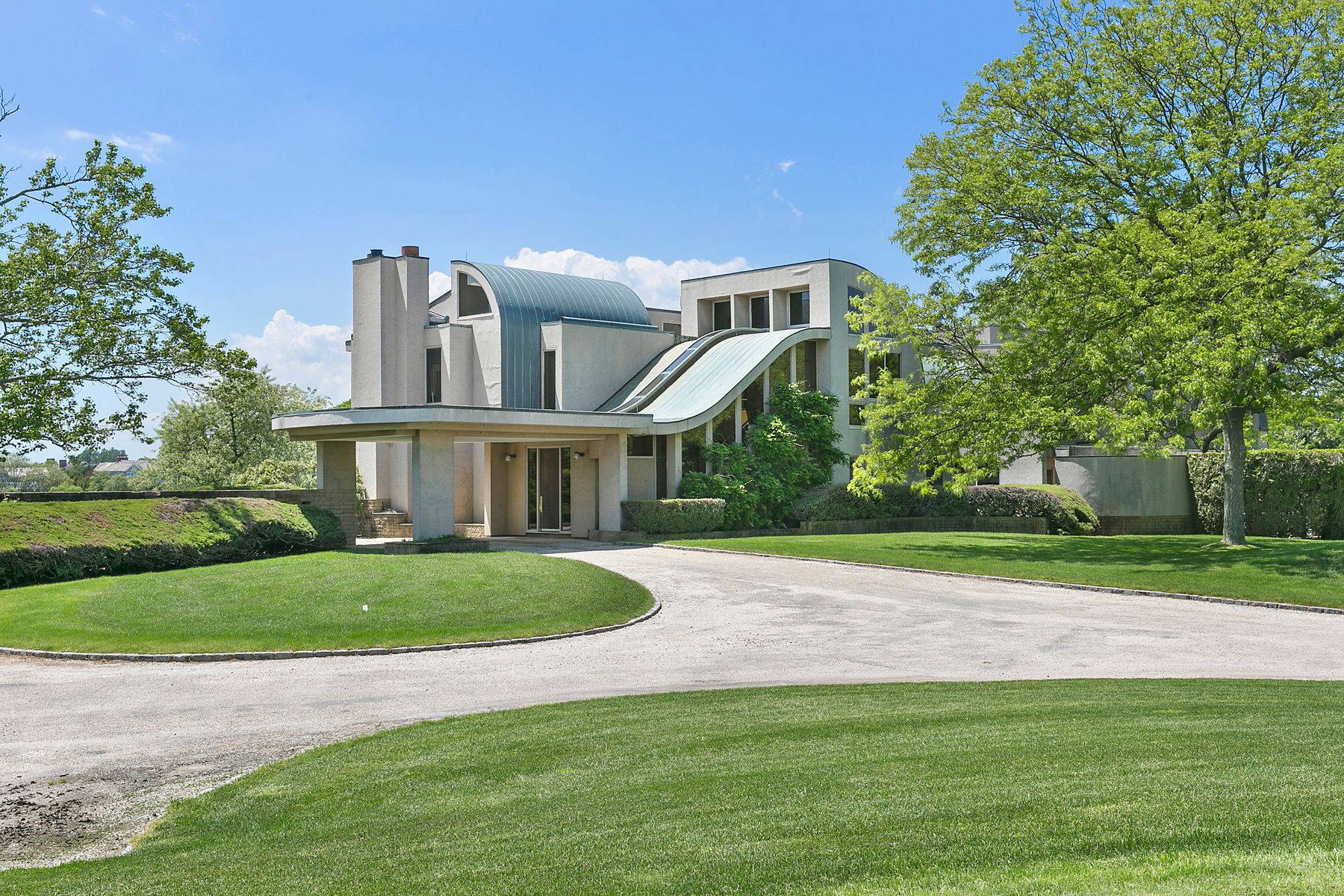 9 Morgan Hill Way Bridgehampton, NY 11932 - Photo 5 of 18 a view of a house with a yard