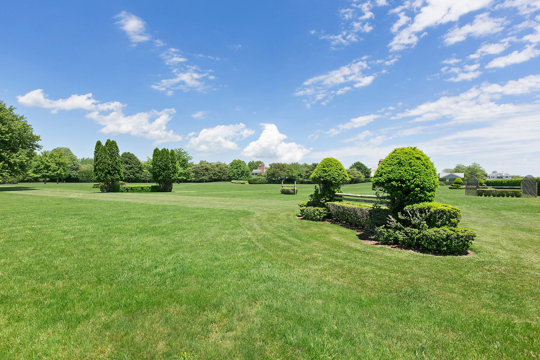 9 Morgan Hill Way Bridgehampton, NY 11932 - Photo 8 of 18 a view of a garden