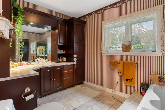 $699,900 | 128 Fuller Drive, Canaan, VT 05903