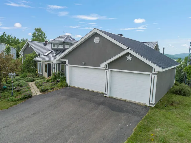 $699,900 | 128 Fuller Drive, Canaan, VT 05903