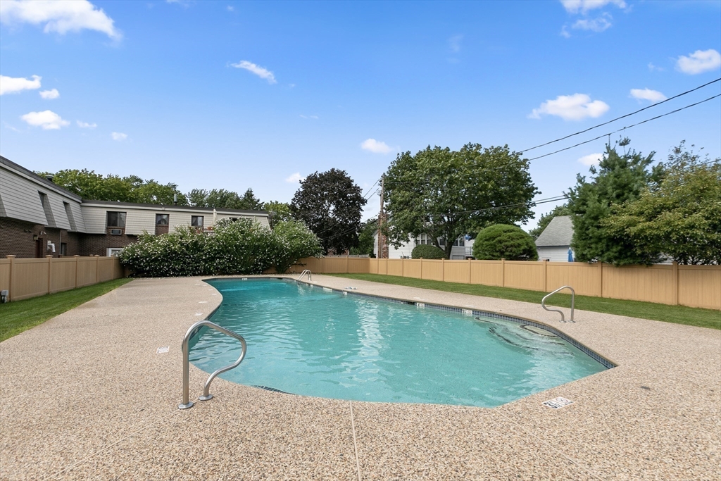 7 Hallmark Gardens, Unit 7 Burlington, MA 01803 - Photo 14 of 21