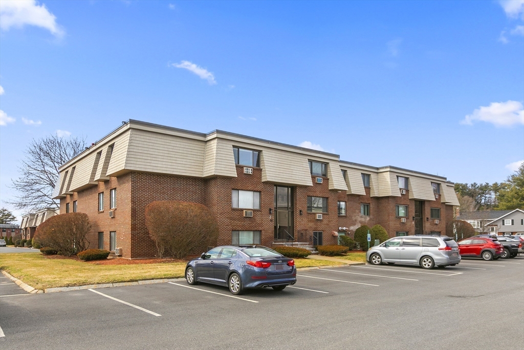 7 Hallmark Gardens, Unit 7 Burlington, MA 01803 - Photo 17 of 21