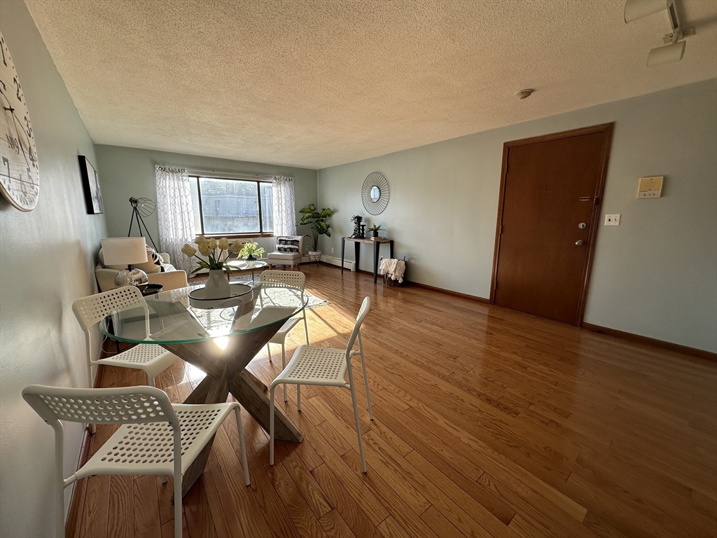 7 Hallmark Gardens, Unit 7 Burlington, MA 01803 - Photo 5 of 21