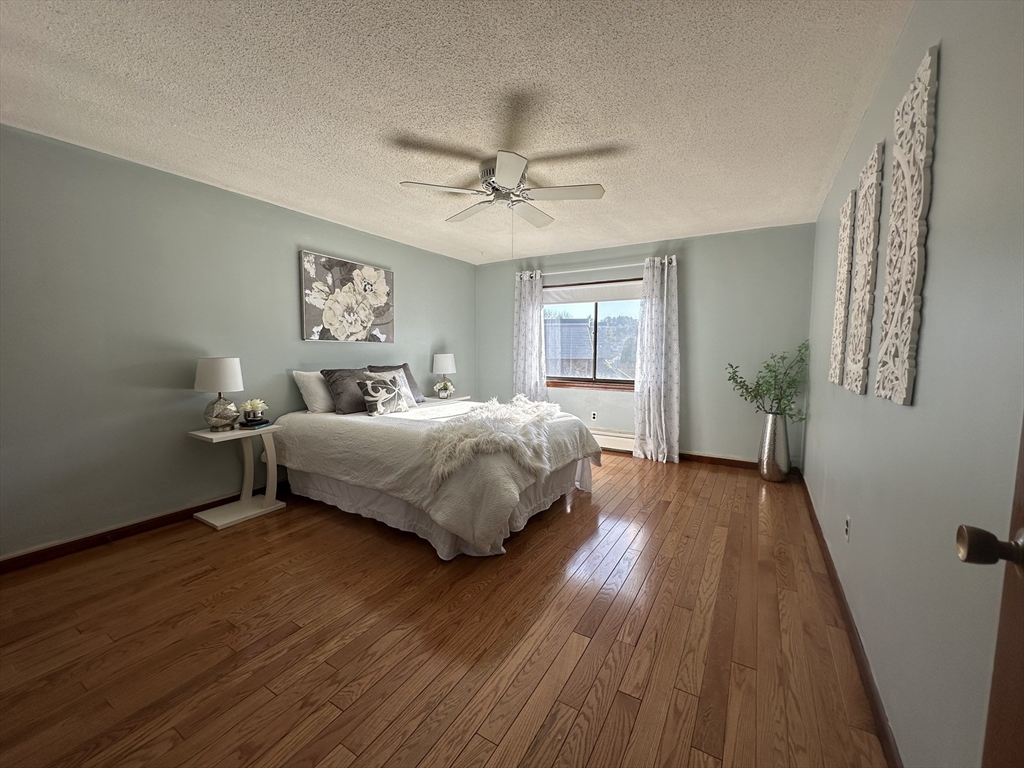 7 Hallmark Gardens, Unit 7 Burlington, MA 01803 - Photo 6 of 21