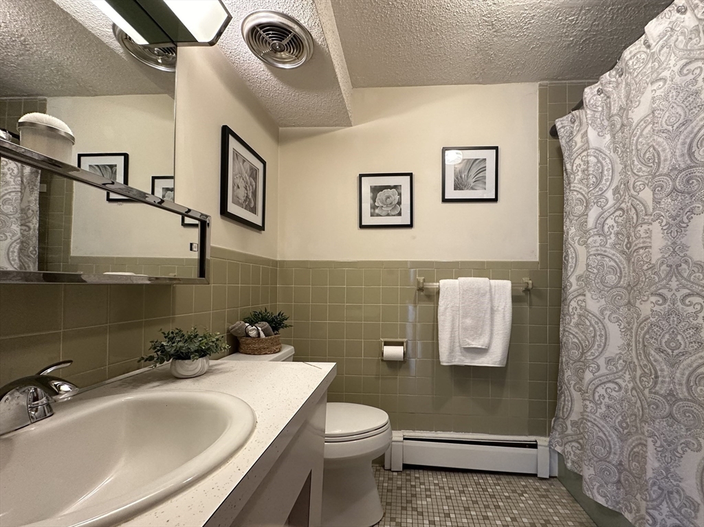 7 Hallmark Gardens, Unit 7 Burlington, MA 01803 - Photo 8 of 21