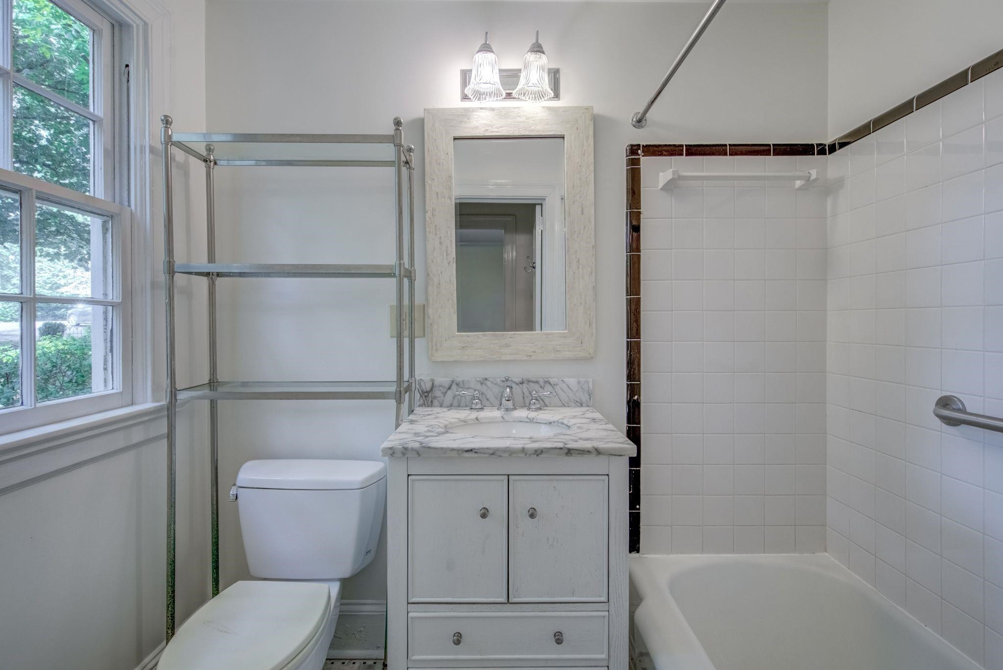2601 London Drive Raleigh, NC 27608 - Photo 18 of 30 Master Bathroom