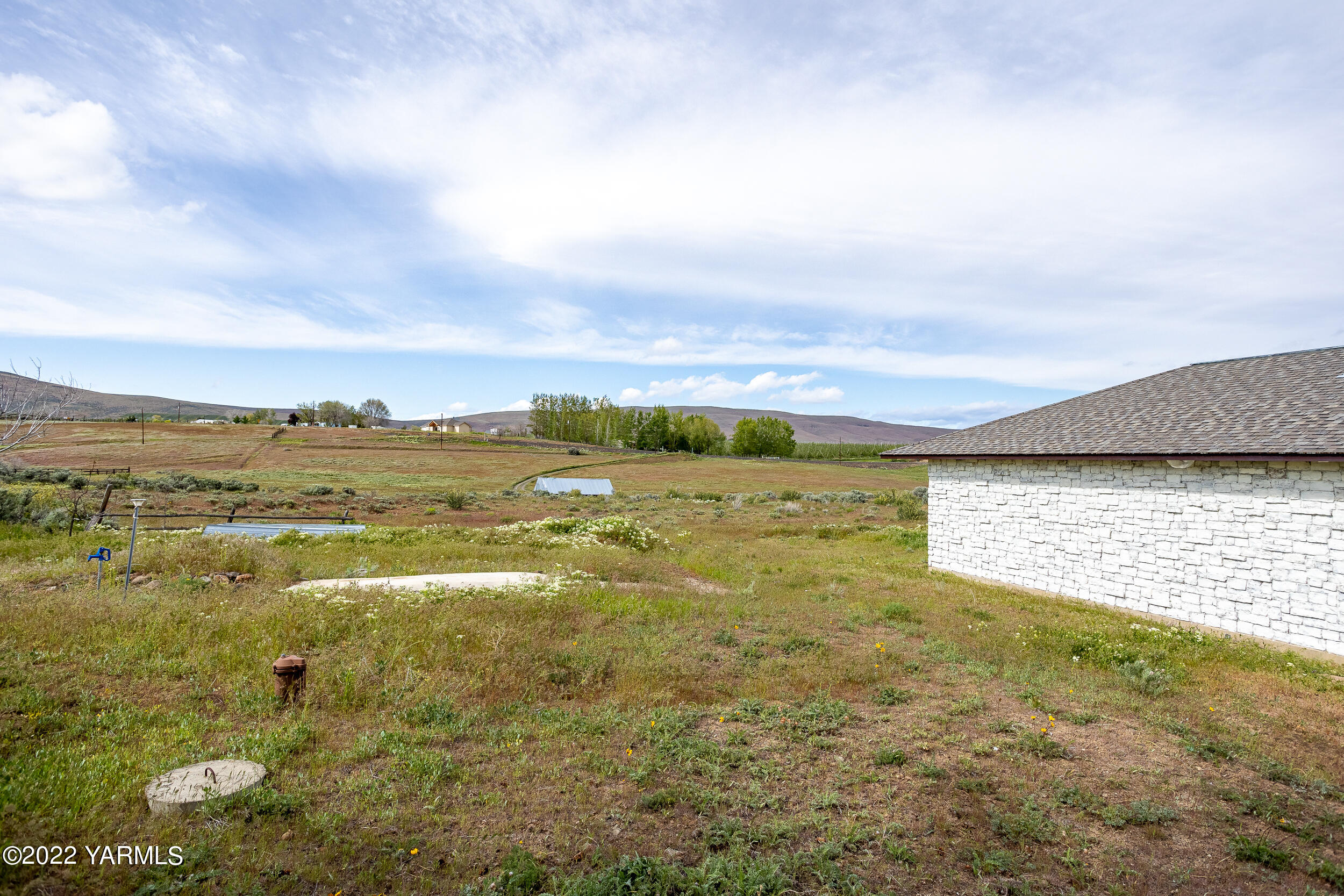 2450 Cook Road Yakima, WA 98908 - Photo 30 of 52 a view of an ocean