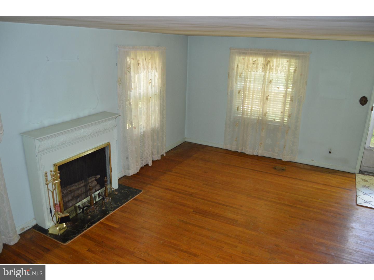 1515 Manoa Road Wynnewood, PA 19096 - Photo 6 of 25 Living Room