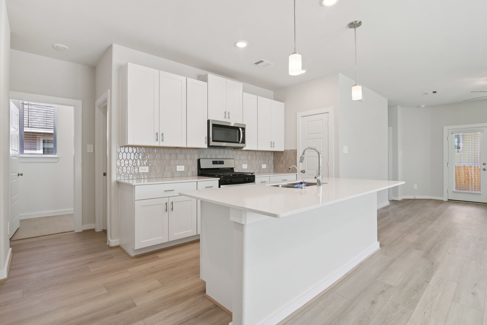 259 Charles Rdg Drive Montgomery, TX 77316 - Photo 12 of 44 Photo is not of the actual home, but is an inspirational photo of builder’s model home and may depict options, furnishings, and/or decorator features that are not included