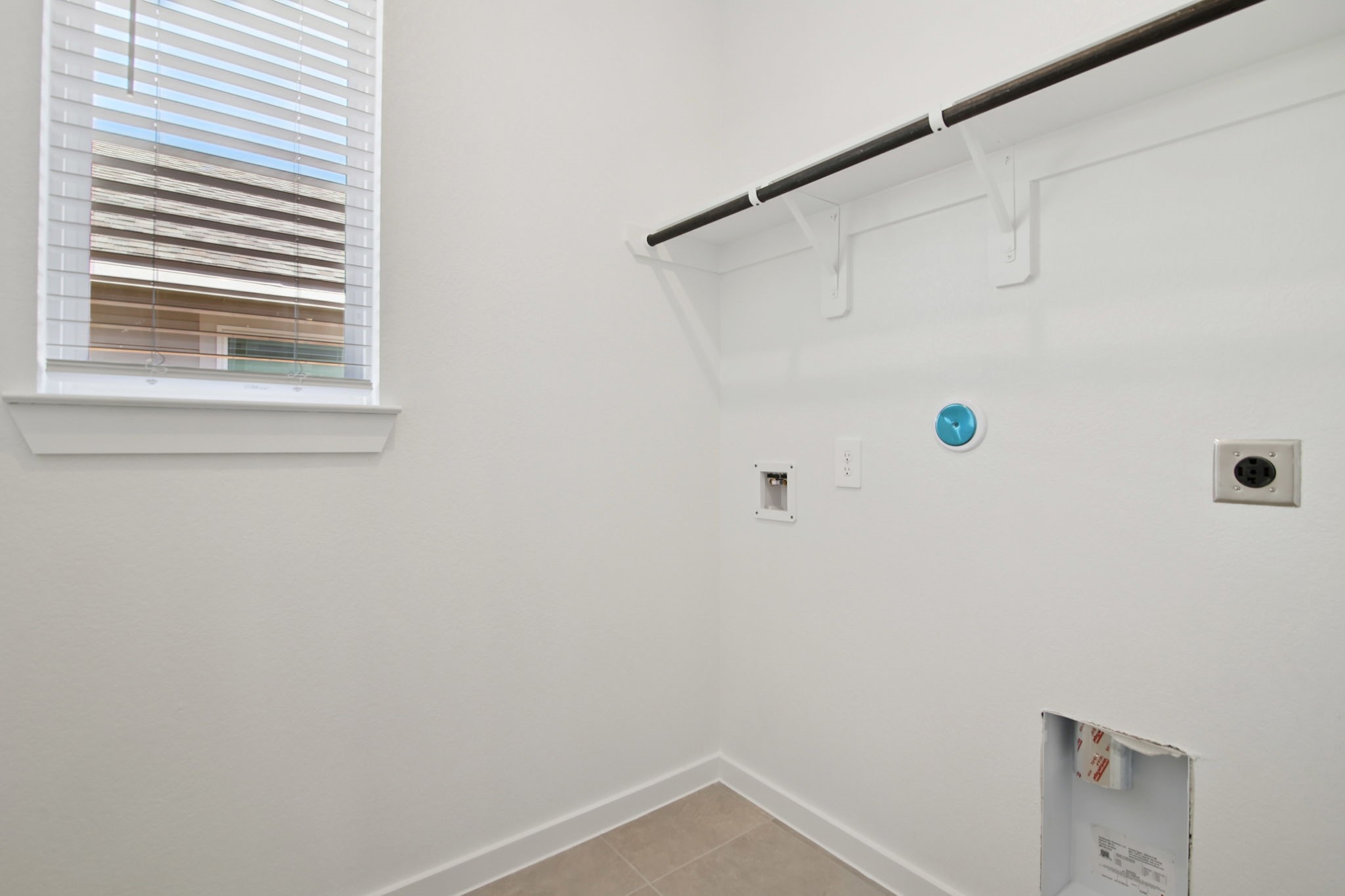 259 Charles Rdg Drive Montgomery, TX 77316 - Photo 17 of 44 Photo is not of the actual home, but is an inspirational photo of builder’s model home and may depict options, furnishings, and/or decorator features that are not included